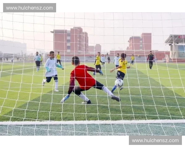 青春踢燃绿茵梦特步大学生足球联赛点亮校园激情