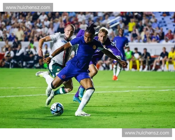 足球比赛中突发大便事件揭秘球员如何应对尴尬时刻与比赛压力